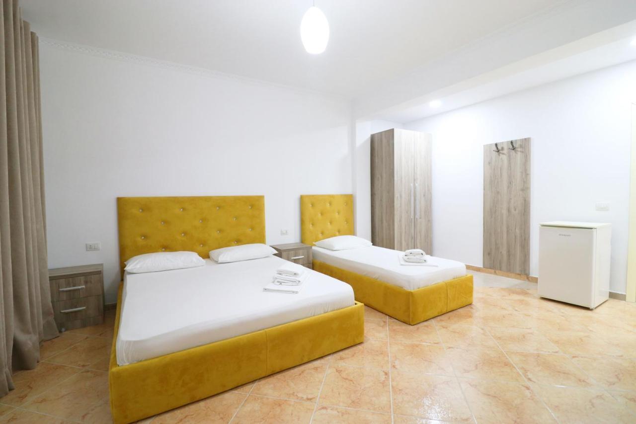 Hotel Kristal Vlorë Exterior foto