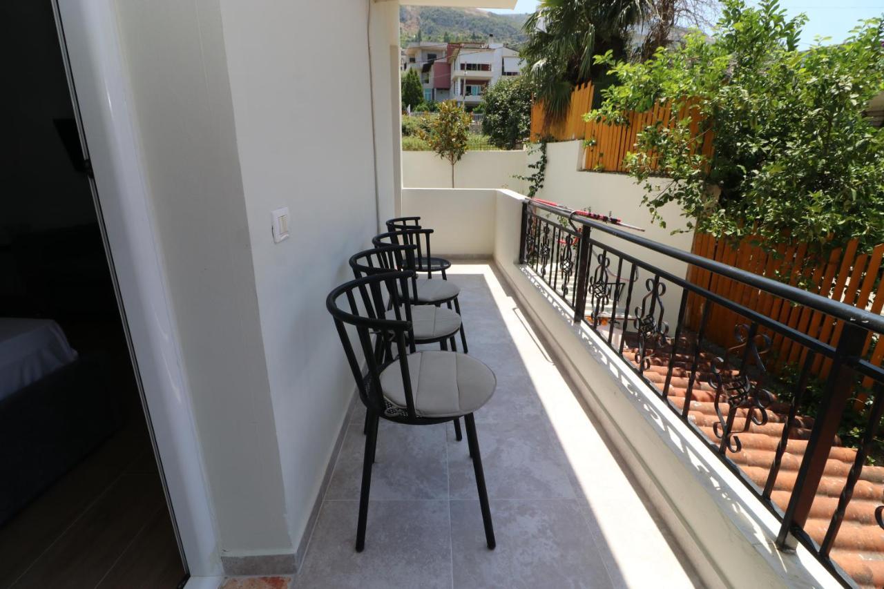 Hotel Kristal Vlorë Exterior foto