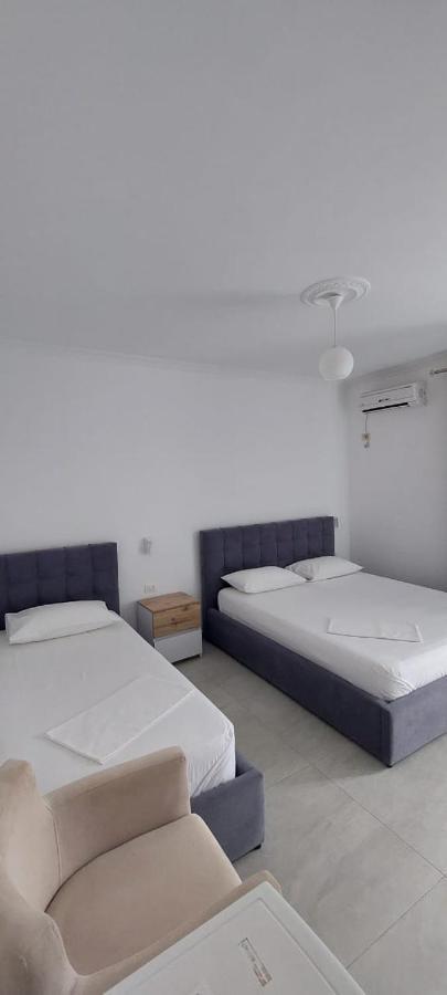 Hotel Kristal Vlorë Exterior foto